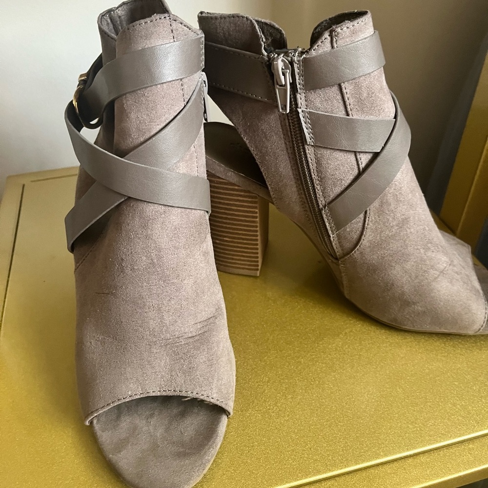 Peep Toe Block Heel Ankle Booties | size 8